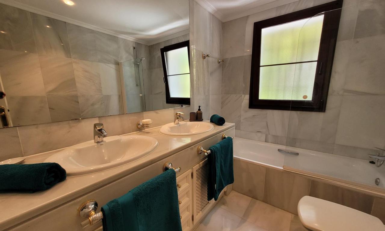 Beach And Golf Resort La Perla Miguel Adults Only Marbella Bagian luar foto