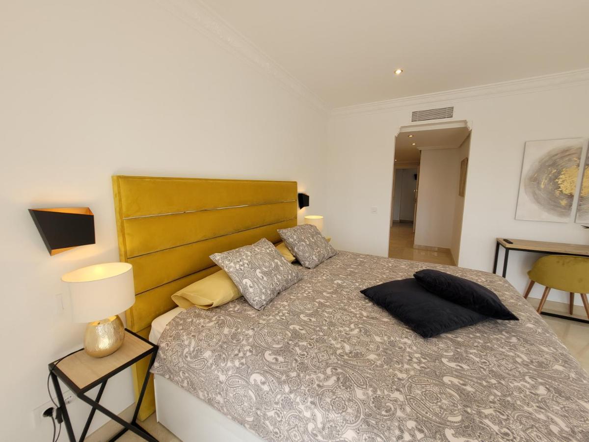 Beach And Golf Resort La Perla Miguel Adults Only Marbella Bagian luar foto