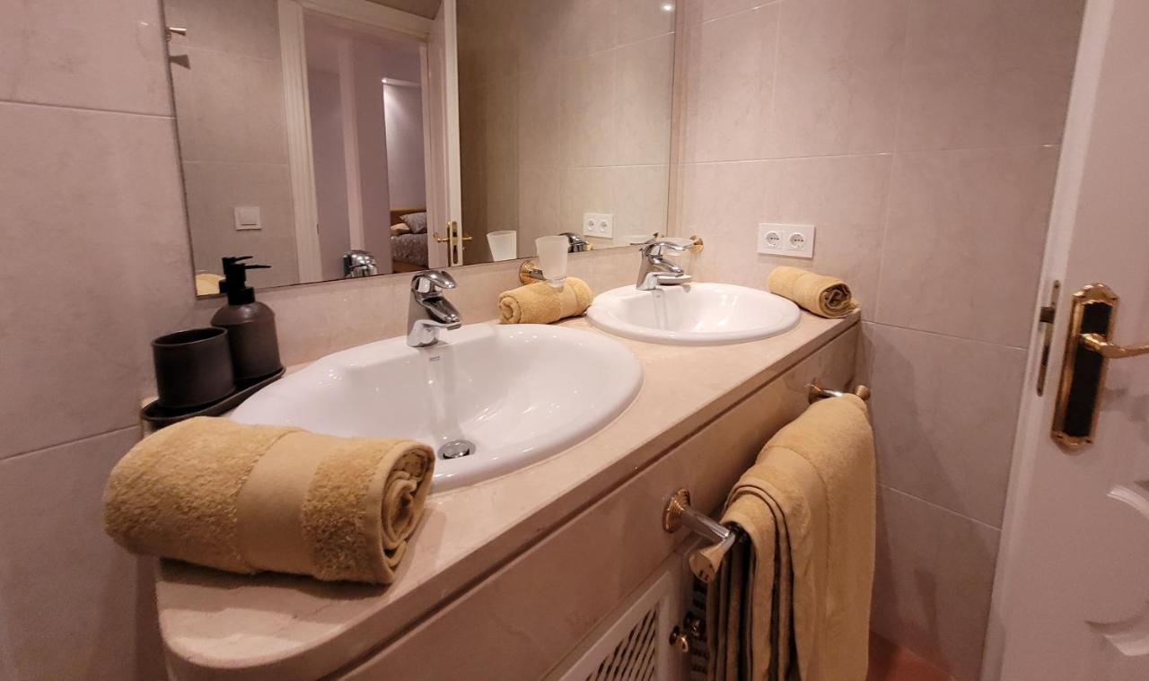 Beach And Golf Resort La Perla Miguel Adults Only Marbella Bagian luar foto